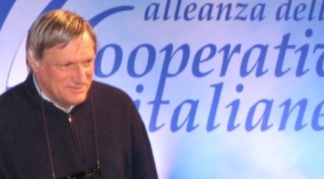 Il presidente di Legacoop Lusetti: “Gli uomini e le donne della cooperazione sono con don Ciotti”
